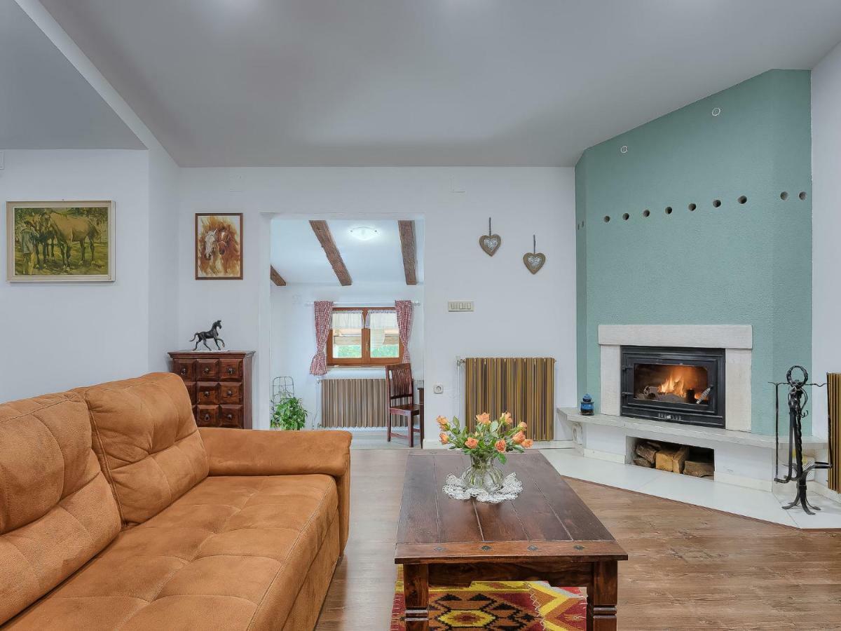 Holiday Home Country House D&D By Interhome พูลา ภายนอก รูปภาพ